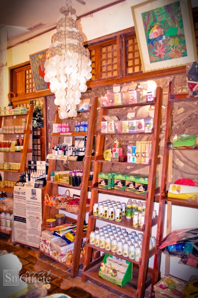 Organic scents, trinkets and other good finds.